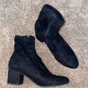 Steve Madden Irven black booties. Size 8